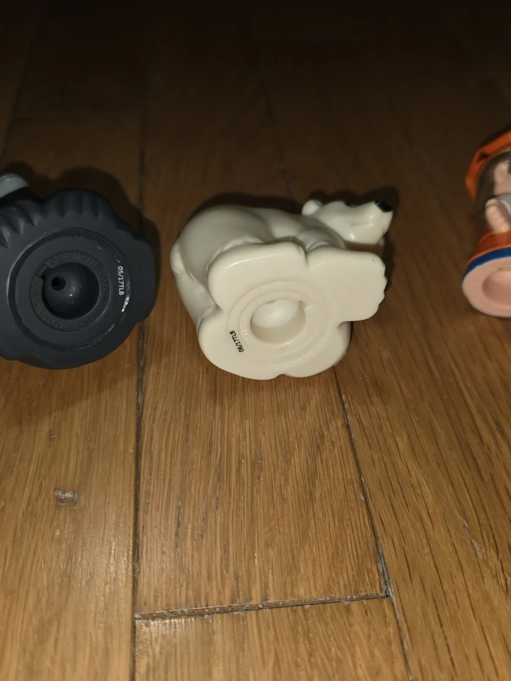 3pc VINTAGE 2014 FISHER PRICE LITTLE People  Polar Bear Gorilla & Conductor